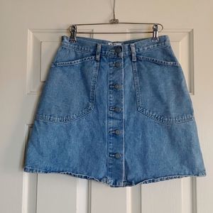 N.Y. JEANS, VINTAGE SINGLE BREASTED, SIDE POCKETS. DENIM SKIRT, SIZE 8
